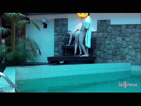 ❤️ Baas noeget faam nei it swimbad, mar koe net wjerstean in hot ☑ Kwaliteitsseks by porno fy.klassikaprint.ru ❤